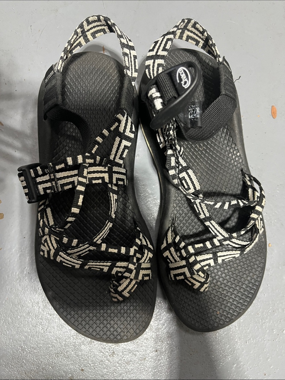CHACO 7 Black & White Patterned Outdoor Sandals